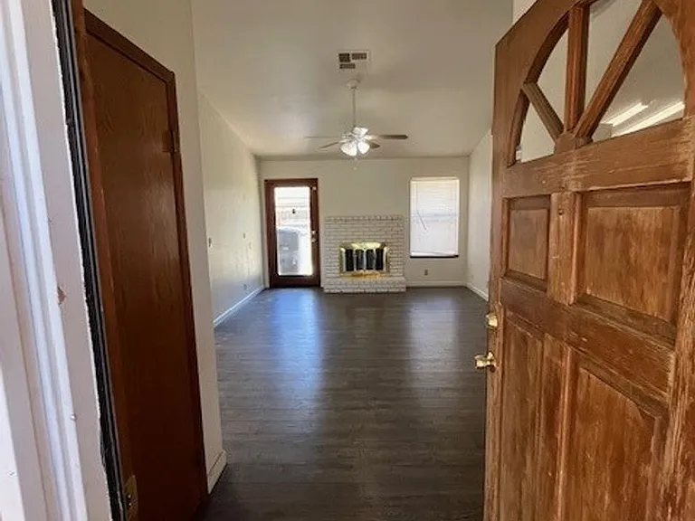 1806 E Laurel Ave — Photo 3
