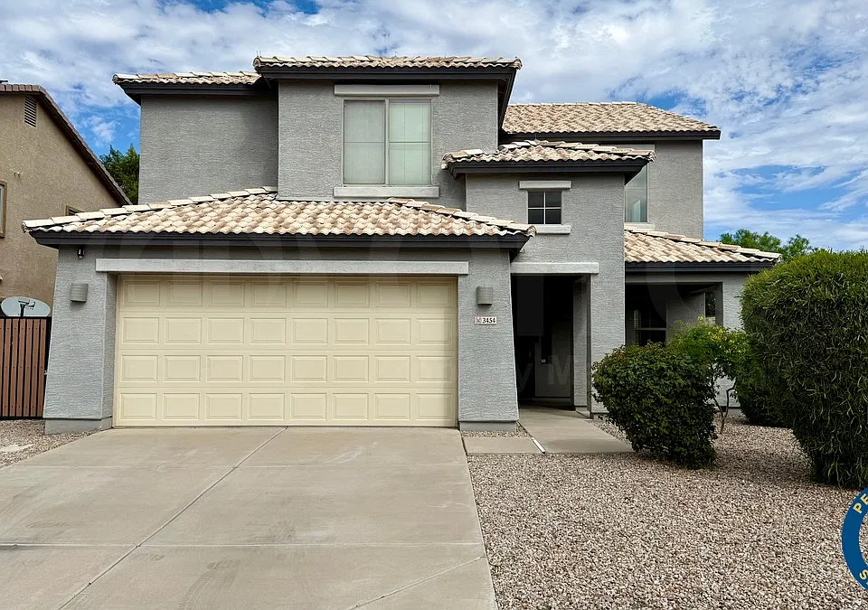 3454 E Crescent Way