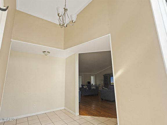 5th image of 804 North St