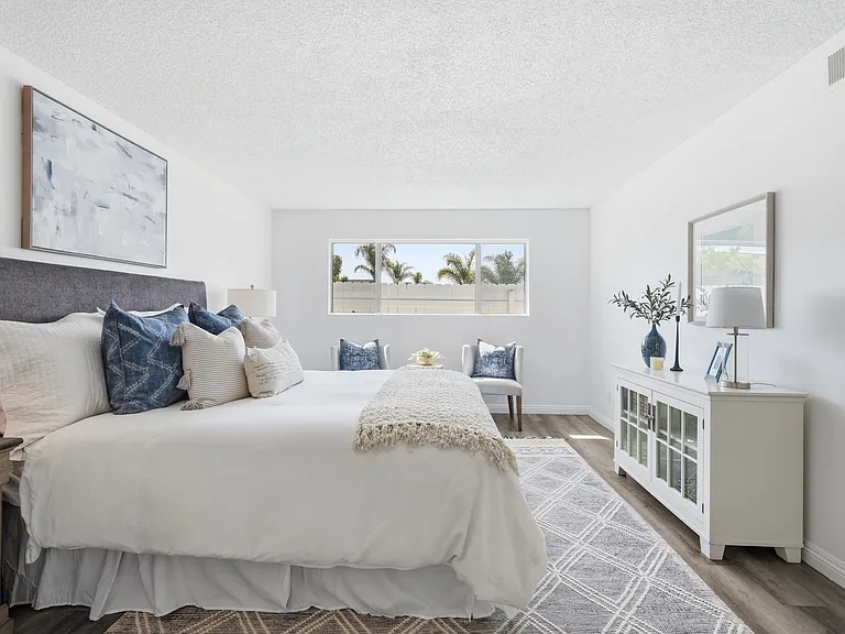24420 Alliene Ave — Photo 15