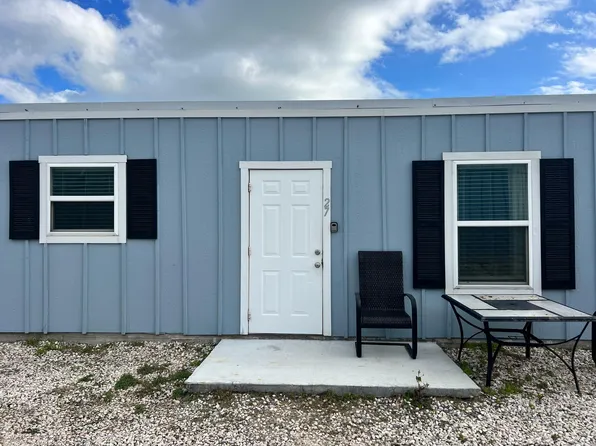 4212 Highway 35 S #27, Rockport, TX 78382