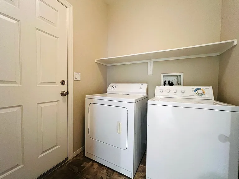 8744 Salvestrin Point Ave — Photo 23