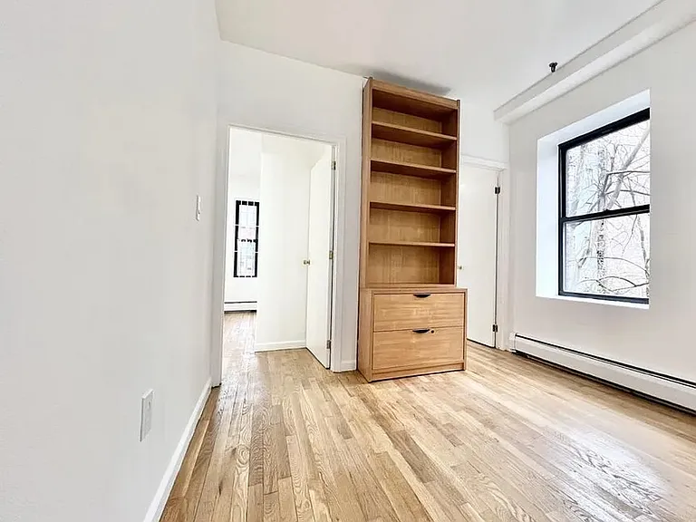 291 E 3rd St #5B — Photo 2