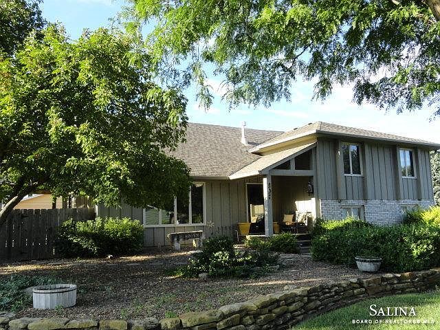 1st image of 307 Raymond Ave