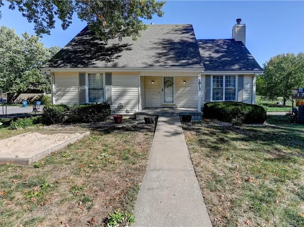 1913 Place Liberte Dr, Liberty, MO 64068