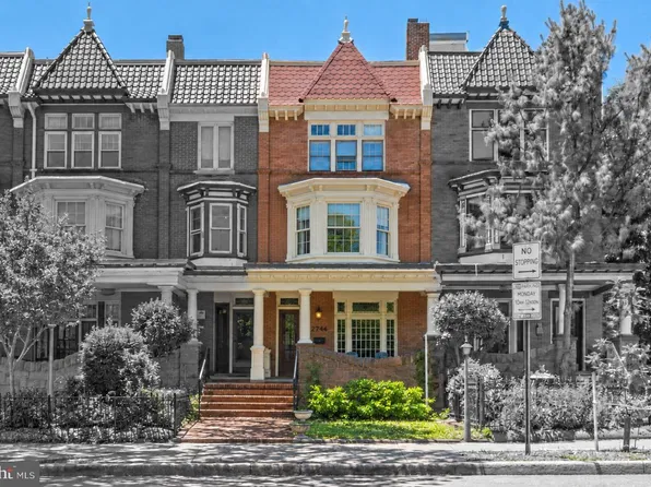 2744 N Calvert St, Baltimore, MD 21218