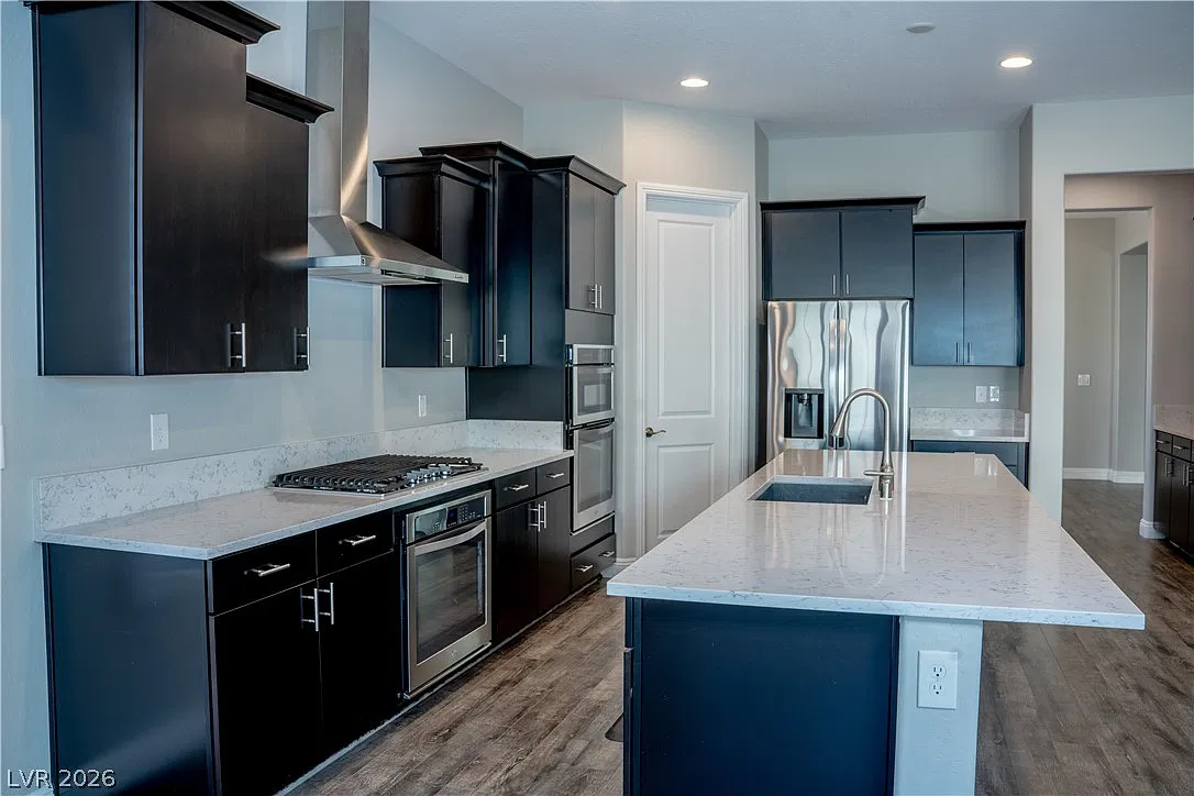 3 bed, 2.5 bath, 2441 sqft, $3,900 — Photo 4