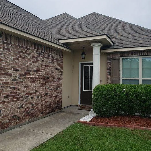 102 Sabine Dr — Photo 2