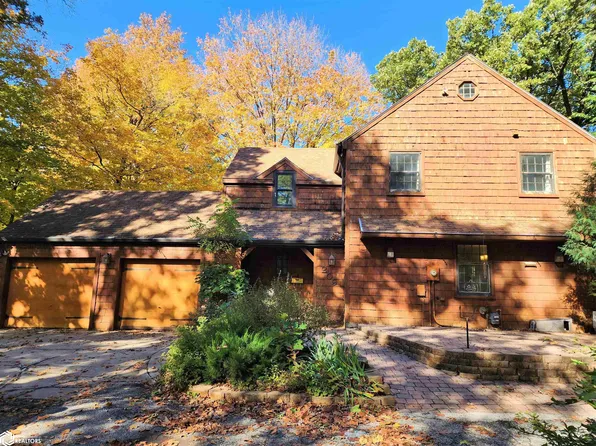 209 E Oak St, Algona, IA 50511