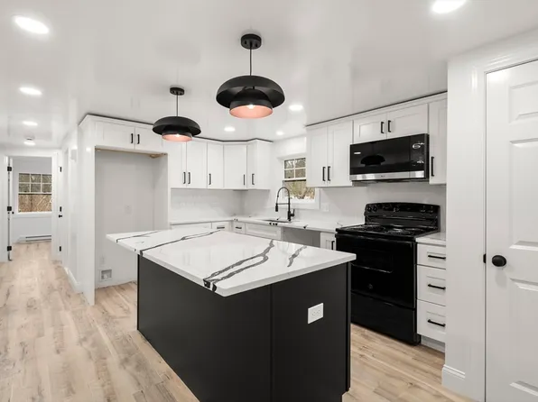 82-84 O Dr, Westport, MA 02790