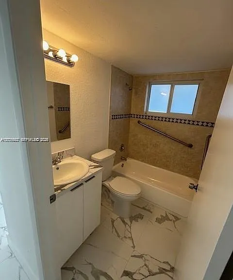 661 W 81st St #4 — Photo 2