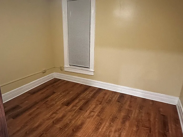 230 S 9th St #4 — Photo 5