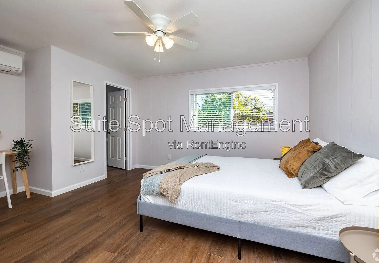 Studio, 150 sqft, $1,800 — Photo 3