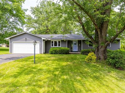 4 Parkland Dr, Fairport, NY, 14450