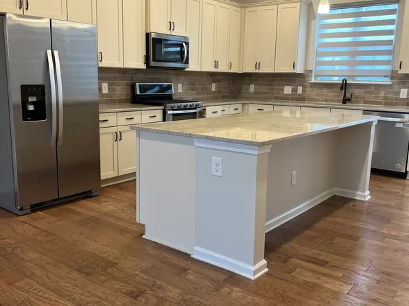 1042 Bexton St, Charlotte, NC 28273