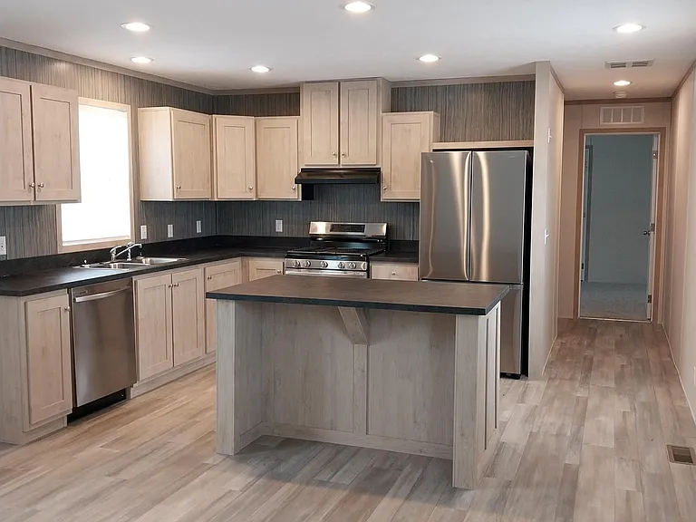 1600 N Willis Dr — Photo 1