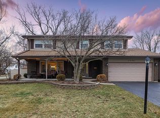 17W564 Earl Ct, Darien, IL