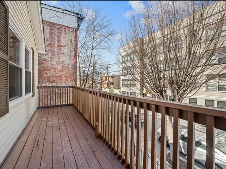 334-336 Halladay St #2 — Photo 7