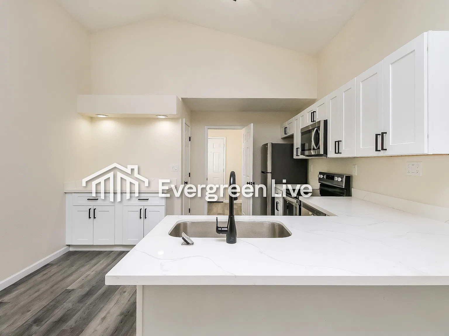 4 bed, 2.0 bath, 1421 sqft, $1,845 — Photo 3