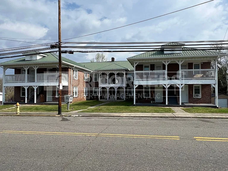 1007 South Main Street — Photo 1