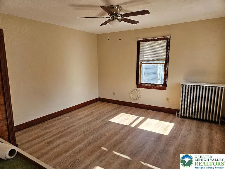 121 N New St — Photo 7