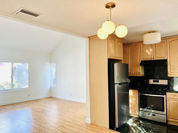 5th image of 3832 W Avenue 43 APT 19