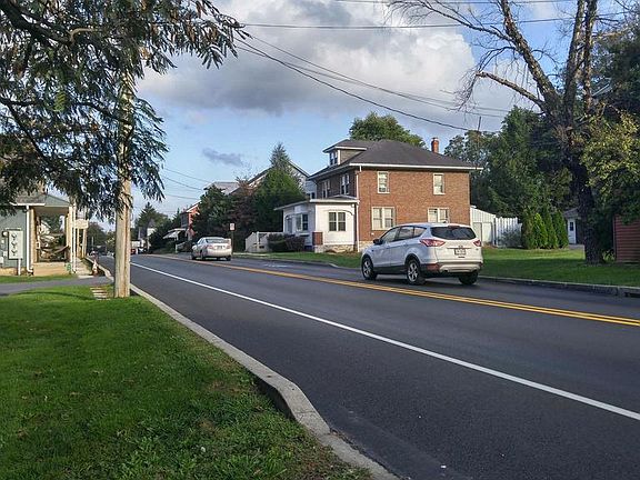 3rd image of 2947 Horseshoe Pike