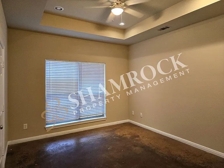 2109D Columbus Ave — Photo 3