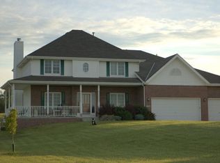 9790 Fowler Dr, Papillion, NE 68046