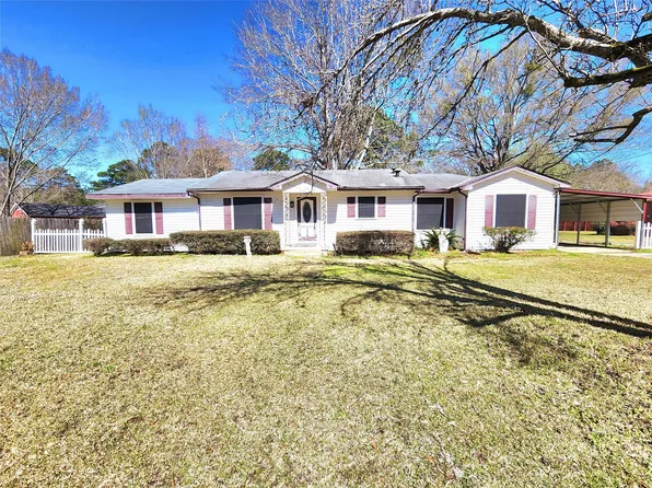 718 Ashland Rd, Coushatta, LA 71019