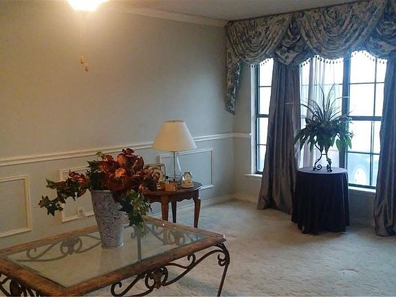 3rd image of 6040 Park Manor Dr