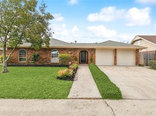 82 W Imperial Dr, Harahan, LA 70123