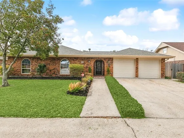 82 W Imperial Dr, Harahan, LA 70123