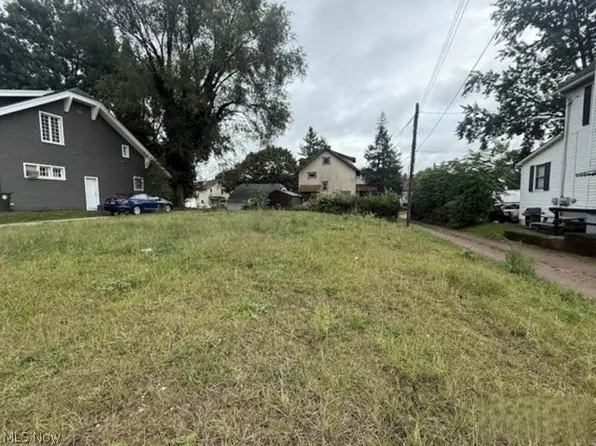 1602 Woodland Ave NW, Canton, OH 44703
