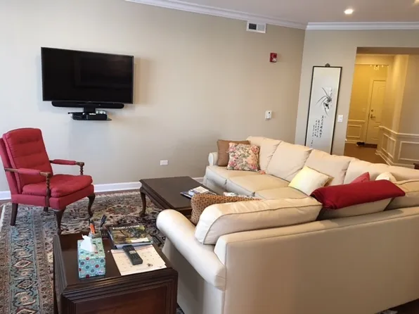 8300 Callie Ave Unit 615, Morton Grove, IL 60053