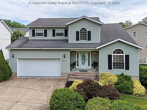 5th image of 220 Crestview Dr