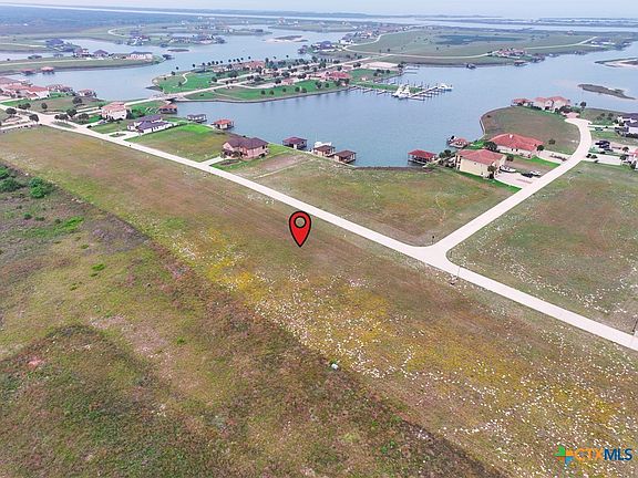 3rd image of 11 W Lago Loop Rd