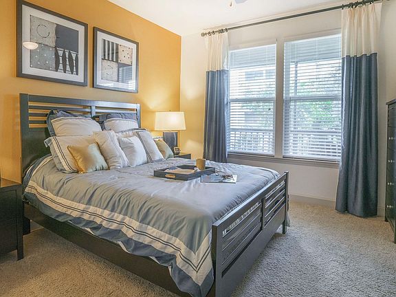 5th image of 540 Trinity Ln #7207