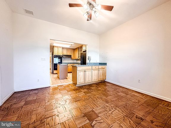 5th image of 10 E Lee St Unit 1807