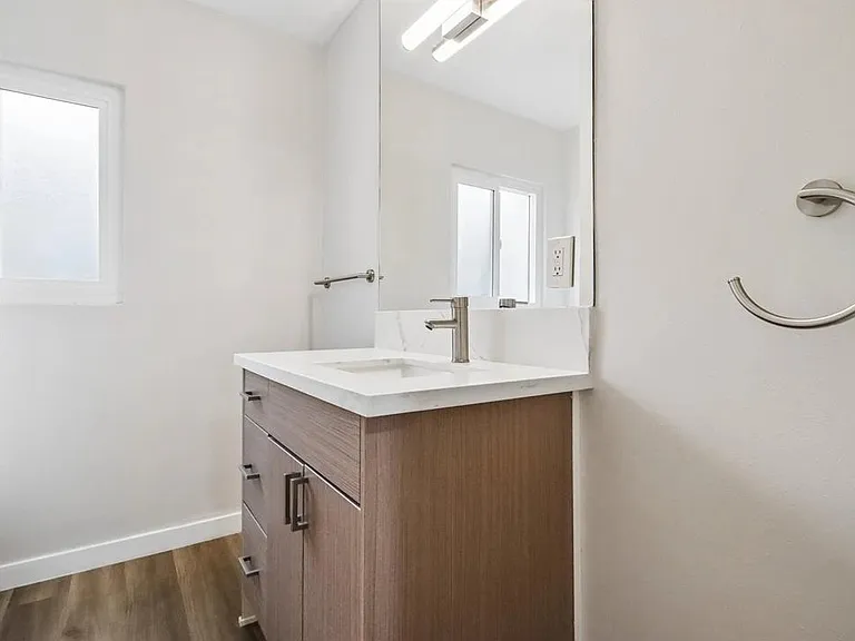 21107 Amie Ave #25 — Photo 33