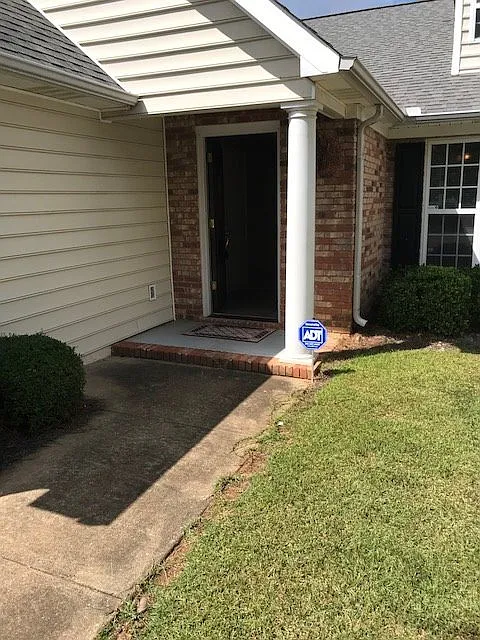 283 Ivy Pl
