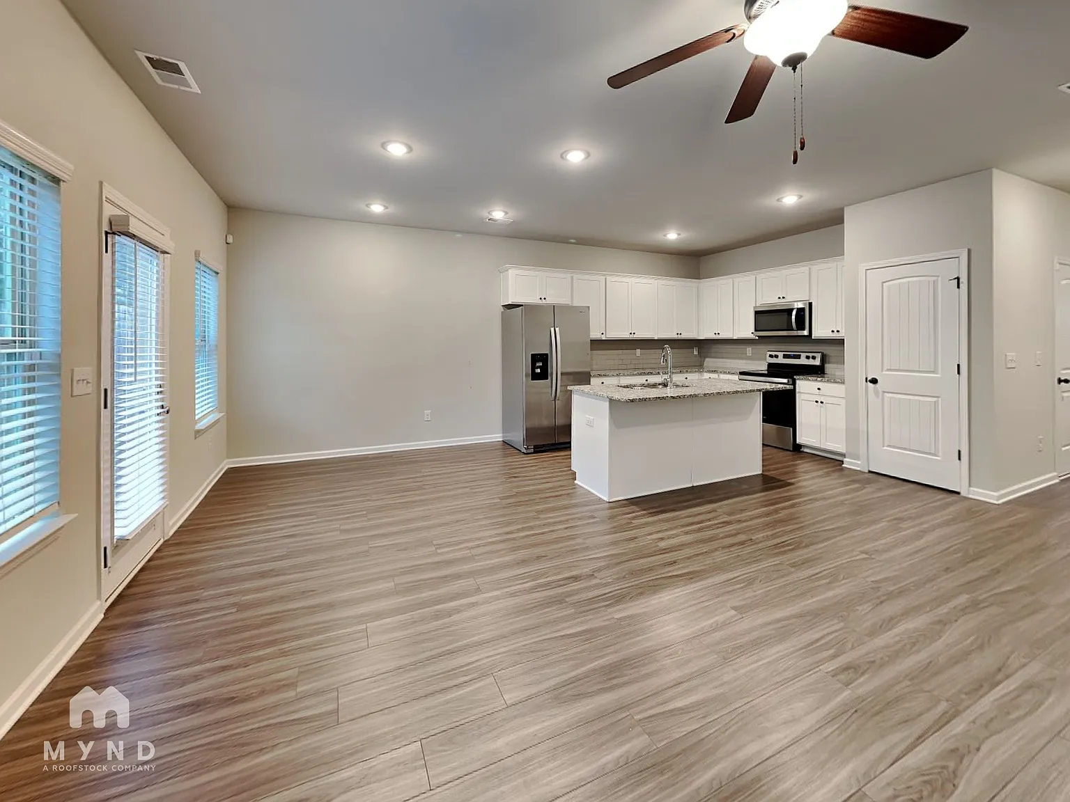 3 bed, 2.5 bath, 1555 sqft, $1,875 — Photo 3