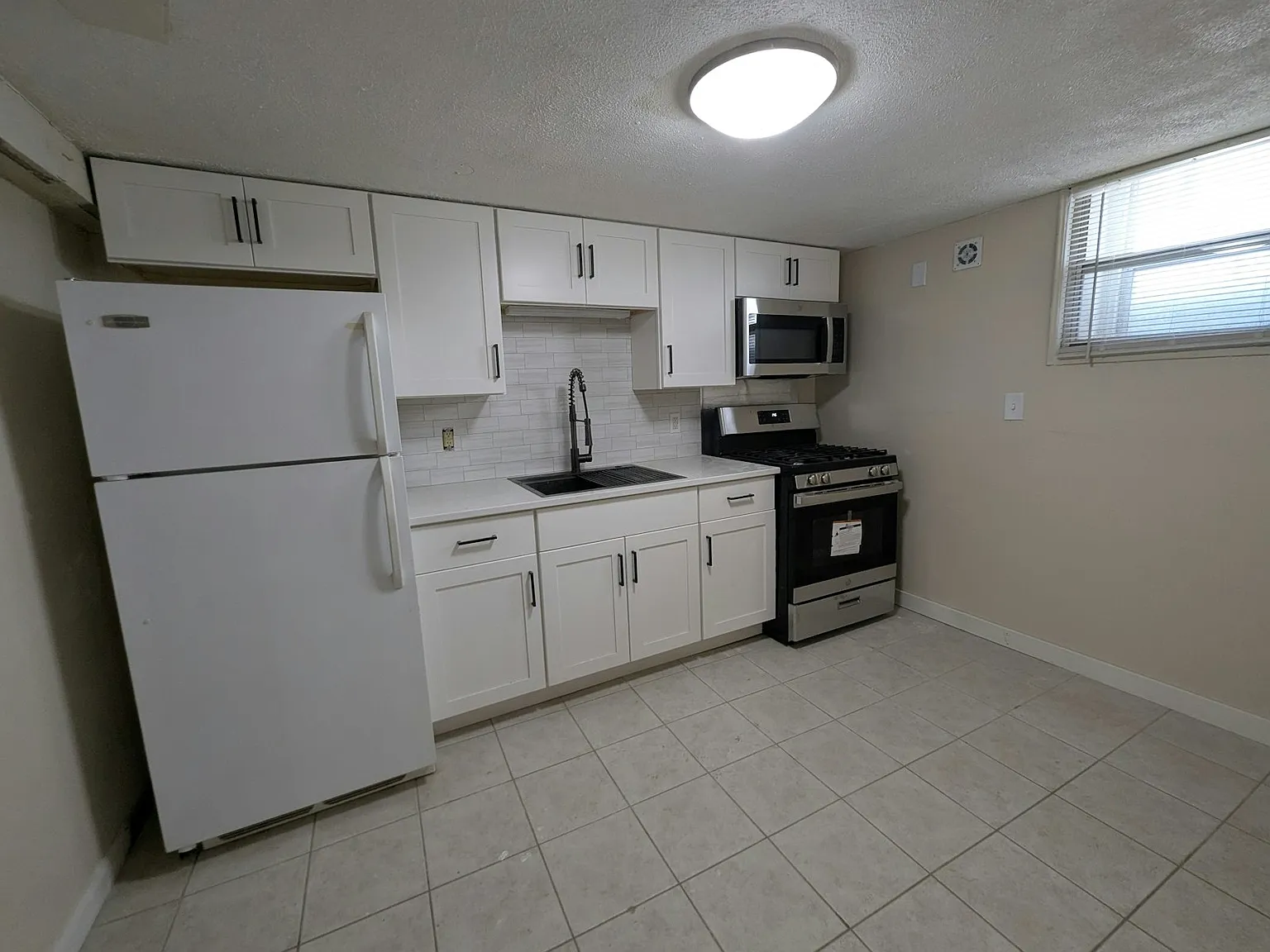 121 N 36th St, Unit 3 — Photo 2