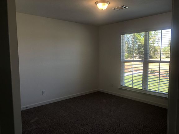 4th image of 206 Riverbank Way