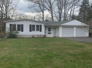 15 Yeager Rd, Mountain Top, PA 18707