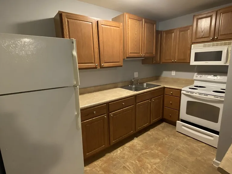 204 2nd St #6 — Photo 7