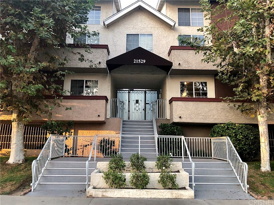 1st image of 21529 Saticoy St APT 116