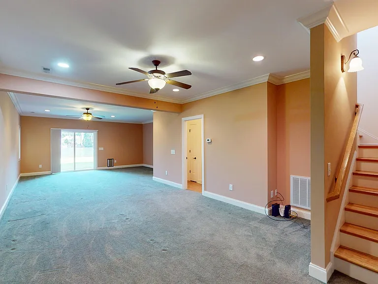 110 Josephs Point — Photo 32