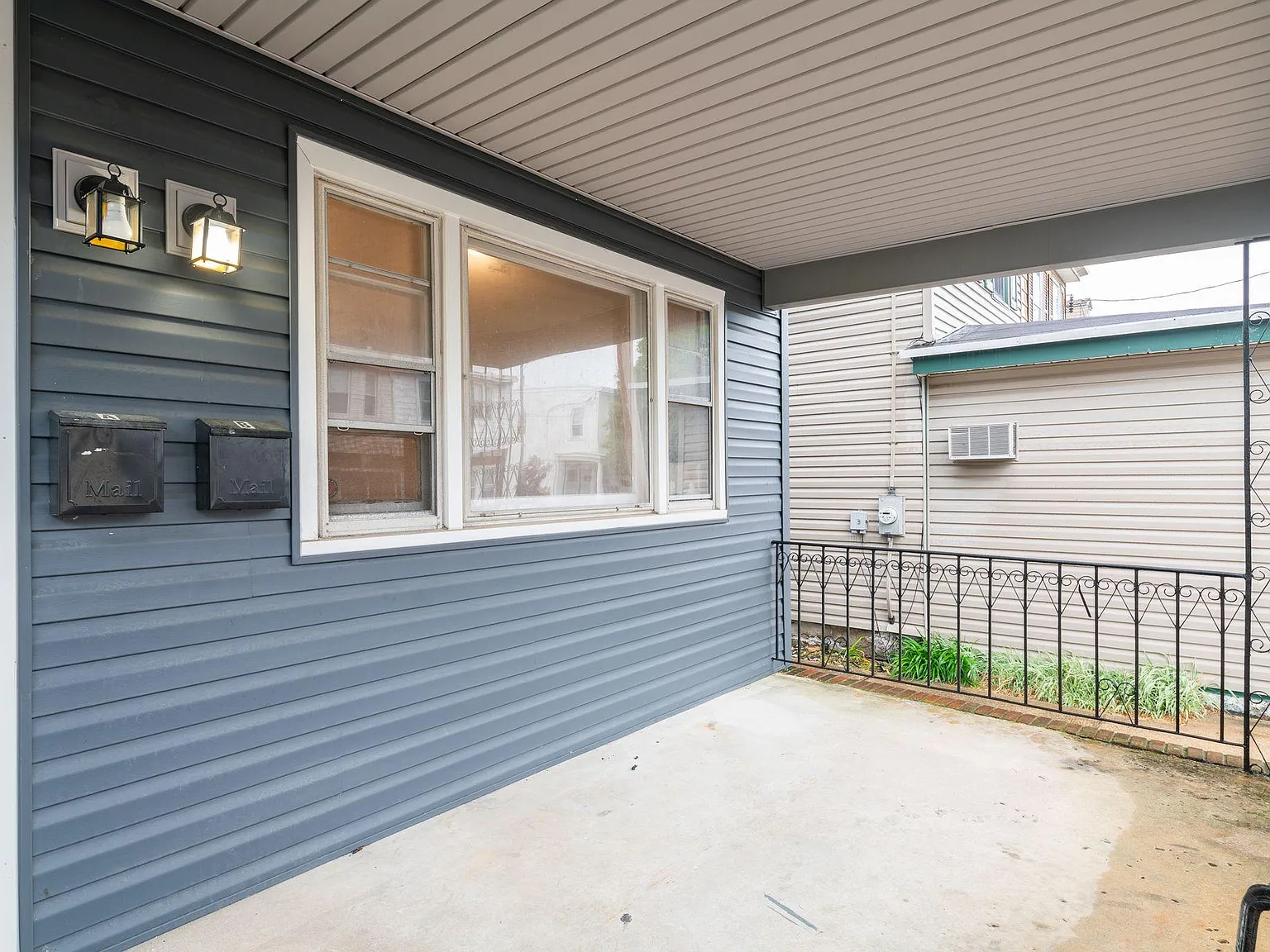 2 bed, 1100 sqft, $1,950 — Photo 2