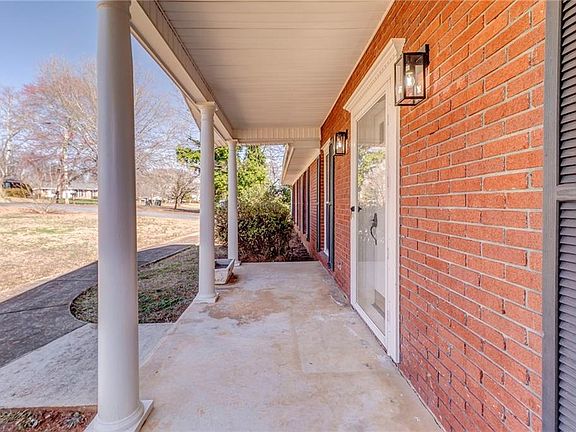 3rd image of 115 Devonwood Dr